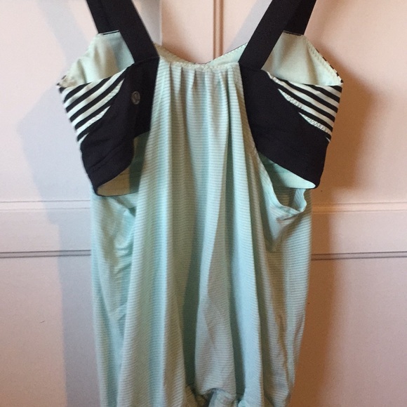 Lululemon run back on track tank top yoga fitness - Picture 3 of 4